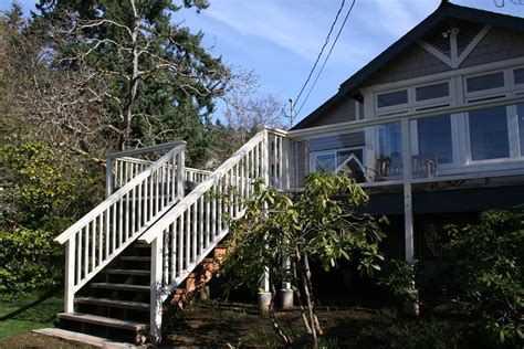 Vesuvius Bay Deck addition | Dashwood Construction