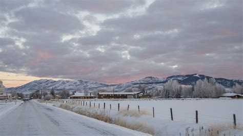 Watch: Fairfield Idaho knows the cold and how to handle it | KBOI