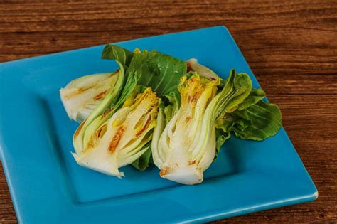 Ensalada De Bok Choy A La Parrilla Imagen De Archivo Imagen De