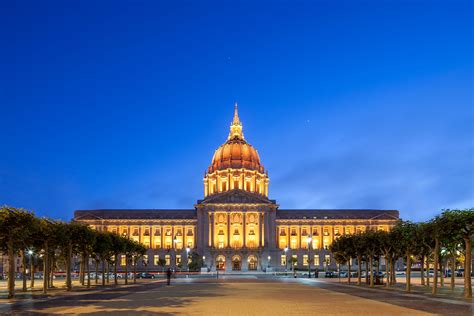 SF's City Hall Lights Up Gold: Nationwide COVID Memorial