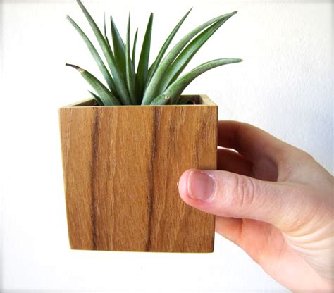 16 Minimalistic Handmade Wooden Planter Designs