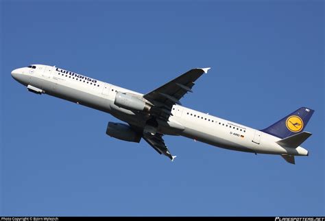 D AIRD Lufthansa Airbus A321 131 Photo by Björn Wylezich ID 376824