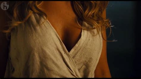 Naked Carmen Electra In Meet The Spartans