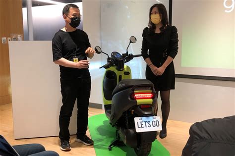 強強聯手 Gogoro 攜手輝能科技 打造全球第一顆電池交換式電動機車專屬「固態智慧電池原型」 Auto Graphic