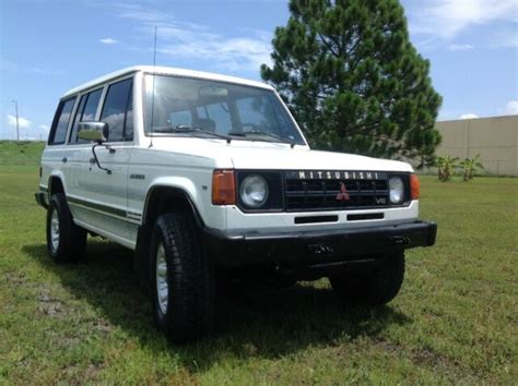 1990 MITSUBISHI MONTERO LS 4X4 MANUAL 5 SPEED ONE OWNER Classic