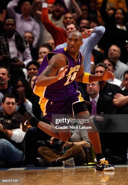 Kobe Bryant Vs Knicks Photos And Premium High Res Pictures Getty Images