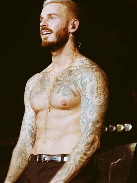 M Pokora 2017 My Way Tour M Pokora Barbe Homme Hommes Torse Nu