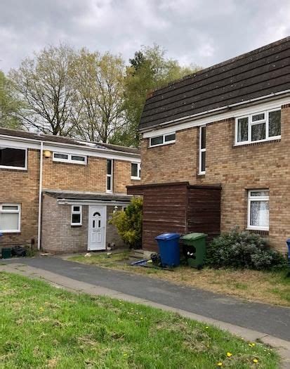 3 Bed Semi Detached House To Rent In Winscombe Bracknell Rg12 £1 300