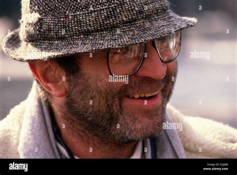 Bob Hoskins Hi Res Stock Photography And Images Alamy