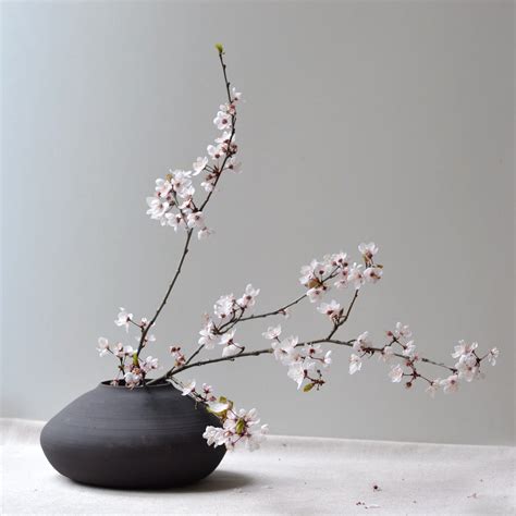 ikebana japanese flower arrangement 4