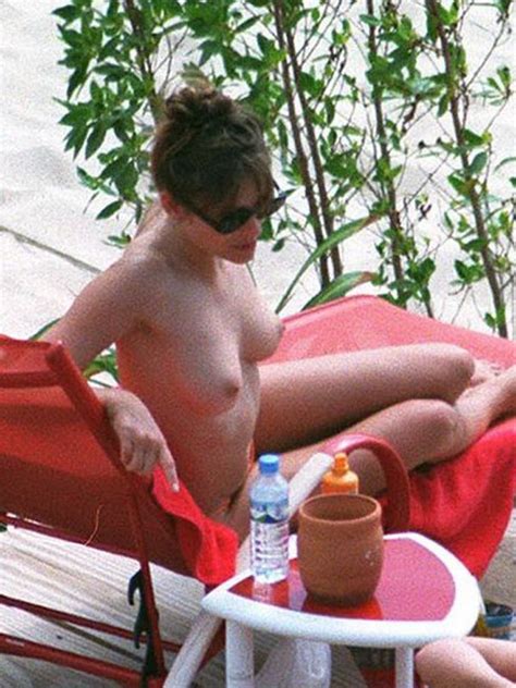 Elizabeth Hurley Nude Photos The Fappening News