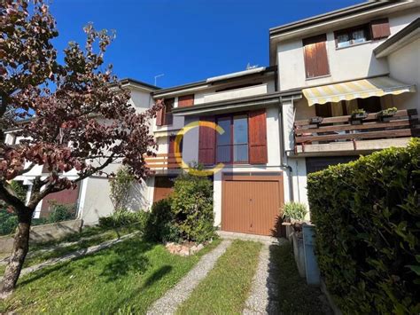 Vendita Villa A Schiera In Via Serenella Appiano Gentile Buono Stato