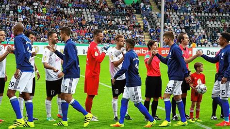 Zwei Herzen Schlagen In Seiner Brust Arthur Saager War F R Fc