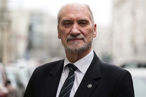 A Macierewicz o protestach rolników Musimy podziękować polskim