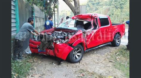 Dos Lesionados En Accidente En Carretera Los Chorros La Prensa Gráfica