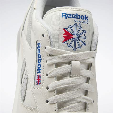 Classic Leather Shoes in Chalk / Light Solid Grey / Alabaster | Reebok ...