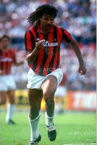 Ruud Gullit of AC Milan in 1988. | Milan football, Frank rijkaard, Ac milan