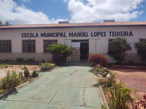 Escola Municipal Manoel Lopes Teixeira