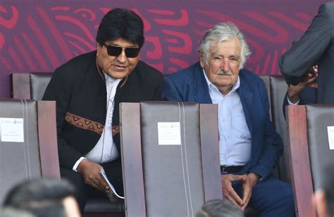 Evo Morales y Pepe Mujica roban cámara en desfile militar de CdMx