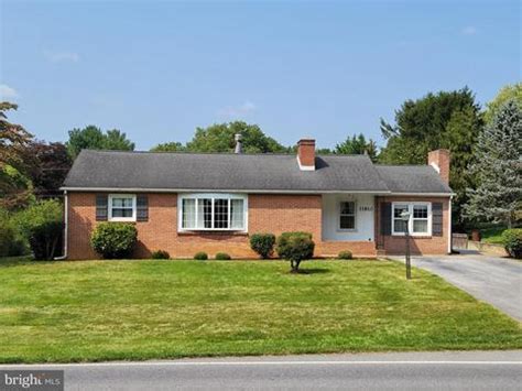 11810 Robinwood Dr, Hagerstown, MD 21742 | 25 Photos | MLS #MDWA2010870 ...