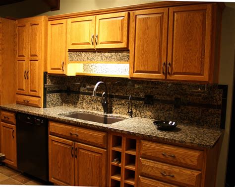 Living and Dyeing Under the Big Sky: Granite Kitchen Backsplash