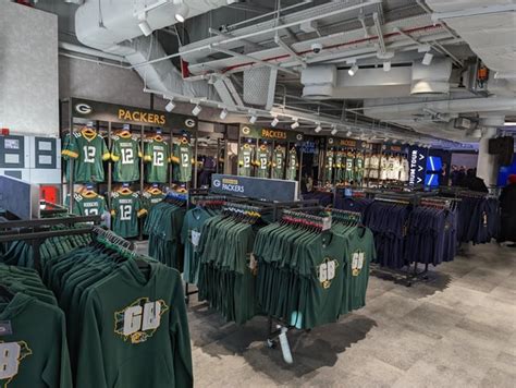 Some impressions from the NFL Shop in London : r/GreenBayPackers