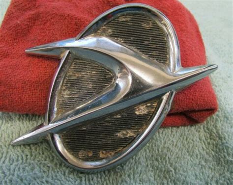 1960 To 1961 Studebaker Lark Oem Grill Emblem Part 1336389 Ebay