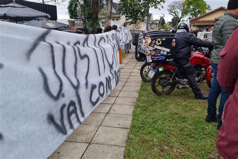 Protesto Morte De Motoboy De Curitiba Revolta Fam Lia E Amigos