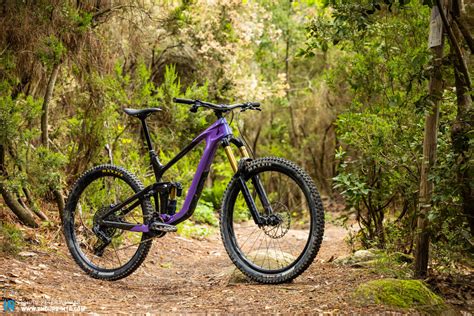 Giant Reign Advanced 1 V2 In Our Big 2024 Enduro Comparison Test