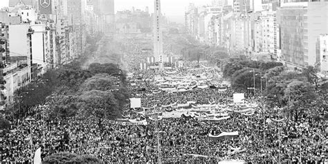 Video 40 Años De Democracia El Discurso De Alfonsín Que Hizo Llorar