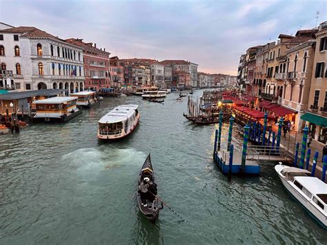 Going on a Gondola Ride in Venice (2024) – Official Prices, Map + Tips ...