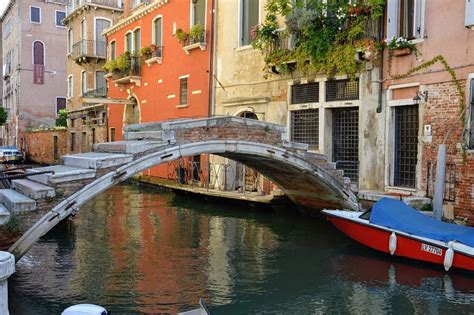 Solve Bridge Venice Italy Jigsaw Puzzle Online With Pieces