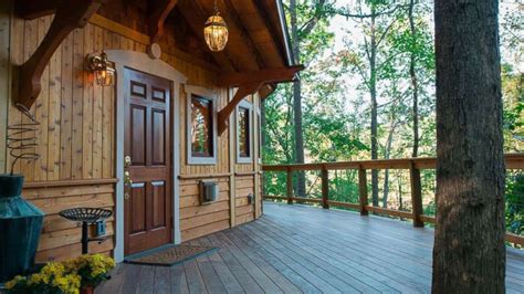 3 Cozy Treehouses Where Nature Lovers Can Relax Abc News