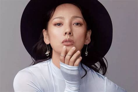 Foto Lee Hyori Ceritakan Awal Pacaran Dengan Lee Sang Soon Yang Kini