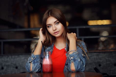 Depth Of Field Bokeh Brunette Looking At Viewer Women Indoors Gray