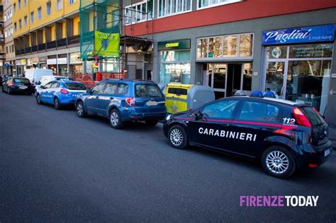 Foto Rapina In Banca Armati Di Coltello In Pieno Giorno Colpo Da