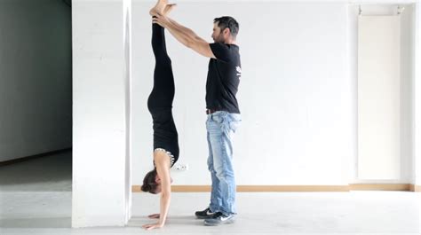 Handstand Lernen Anfänger Tutorial Beste Vorübungen Mady Morrison