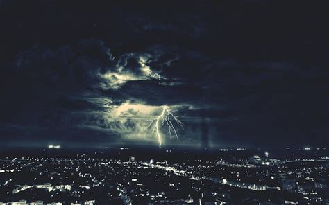 Premium Photo Thunderstorm Over City