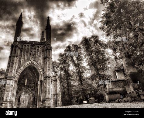 Nunhead Cemetery Hi Res Stock Photography And Images Alamy