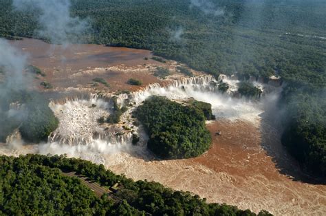 ¡Nuestro vuelo en helicóptero por las cataratas de Iguazú!