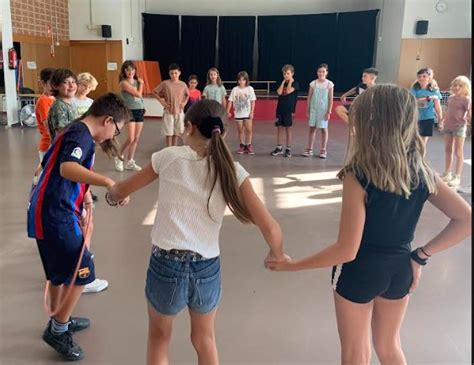 Donem la benvinguda a un nou curs ja fem 5è Escola Artur Martorell