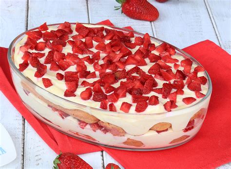 TIRAMISU CON FRAGOLE ricetta tiramisù alle fragole senza panna