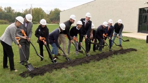 Indiana Tech Breaks Ground on Track Facility in Fort Wayne – Inside ...