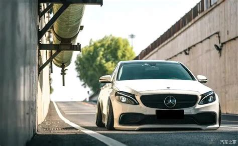 Mercedes Benz Stance