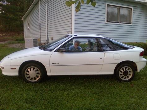 Geo Storm 1990 - 1993 Coupe :: OUTSTANDING CARS