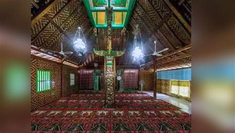 Masjid Saka Tunggal Masjid Tertua Di Indonesia Dengan Arsitektur Unik