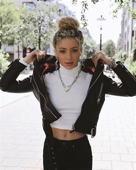 Swipe To Take A Bike Ride With Me Through Amsterdam 🖤🚲 Charly Jordan