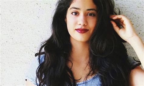 Jhanvi Kapoor Shows Off Dance Moves In New Video Pakistani Journal