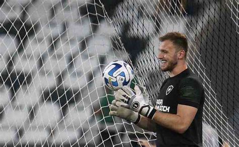 Escala O Do Botafogo Luis Castro Muda Quase Tudo Contra O Atl Tico Mg