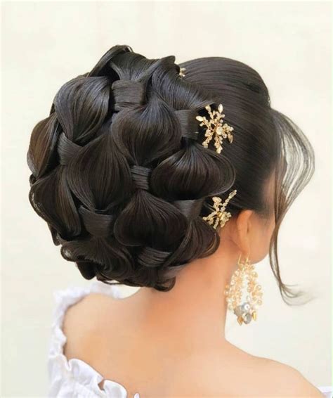 Pin By Rahma Mohammed On Quick Saves Hair Styles Bun Hairstyles